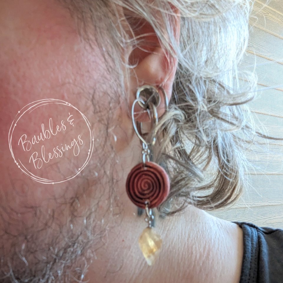 Green Labyrinth Earrings with Faceted Citrine Drops