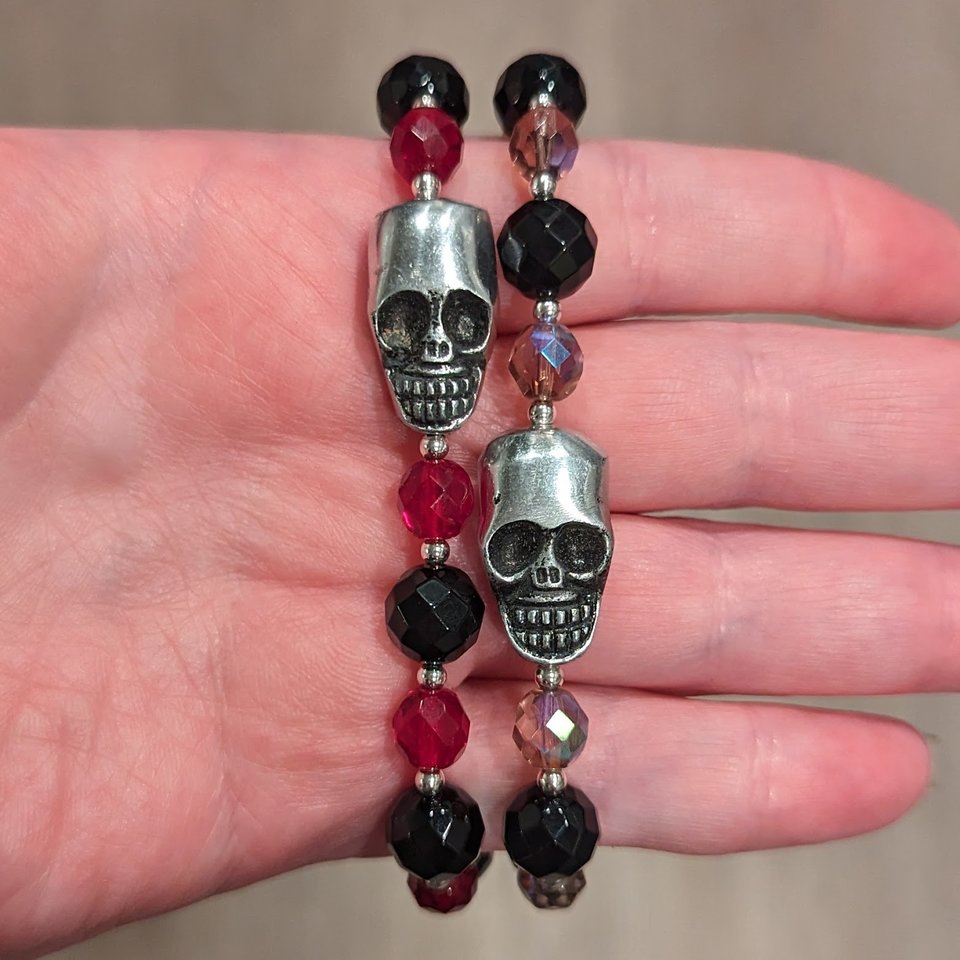 Chunky Bracelets with Aluminum Skulls