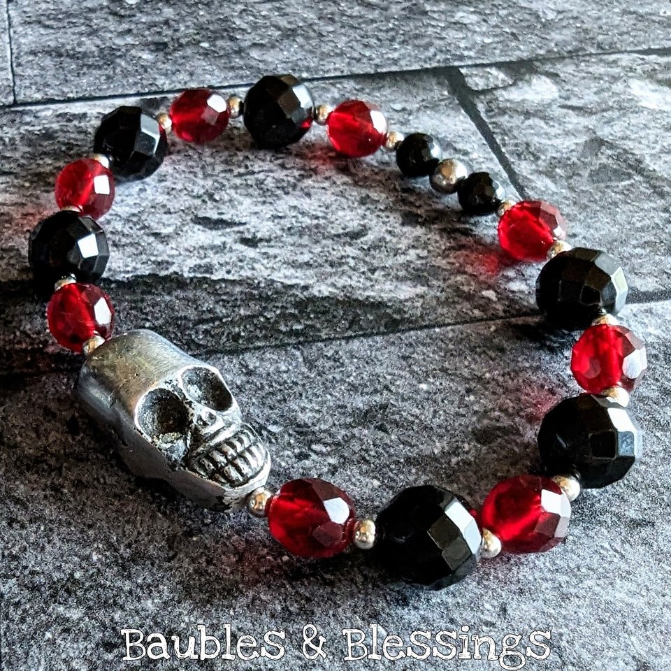 Chunky Bracelets with Aluminum Skulls