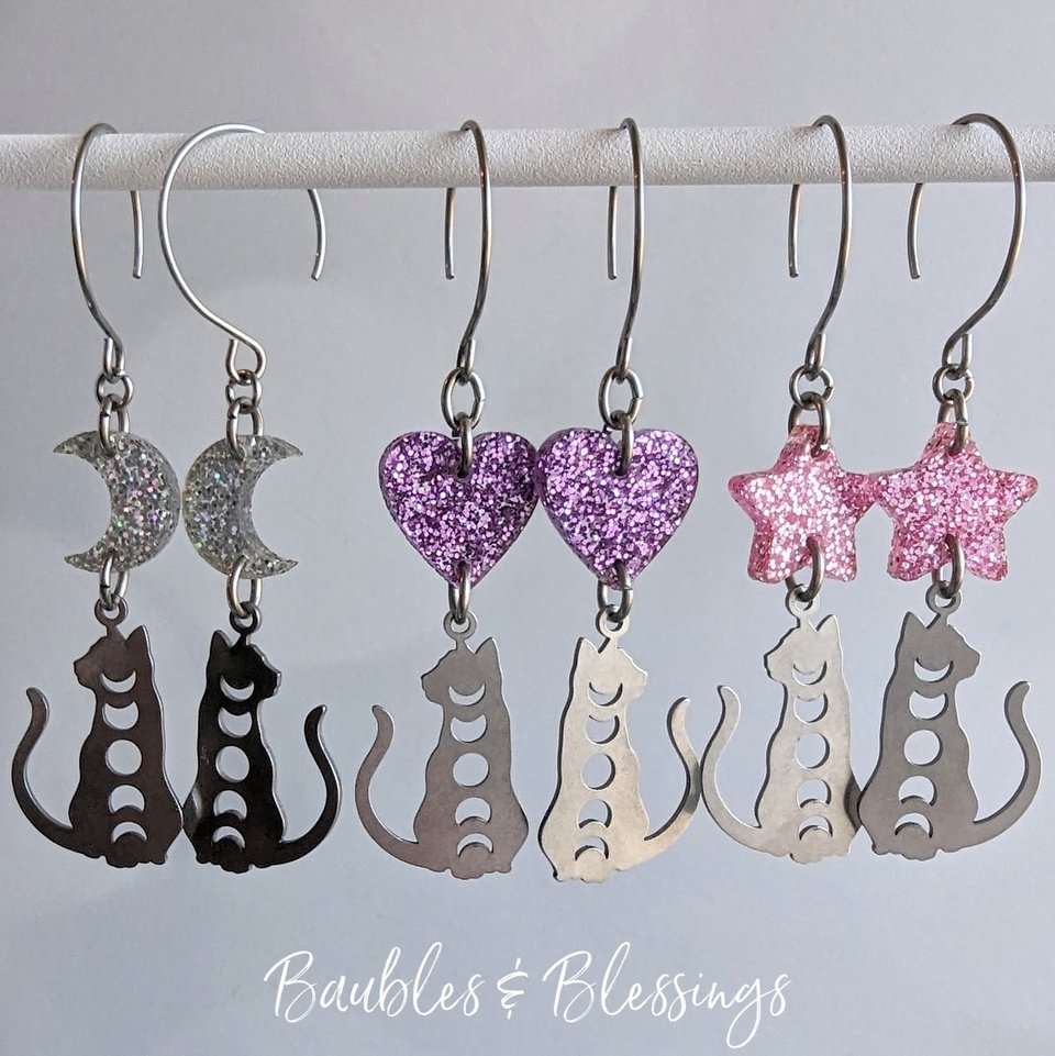 Lunar Kitty Earrings with Glittery Purple Hearts